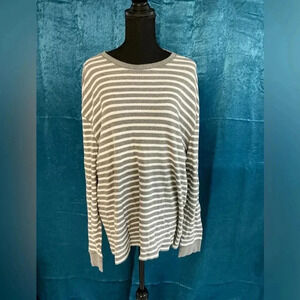 Men’s Old Navy shirt